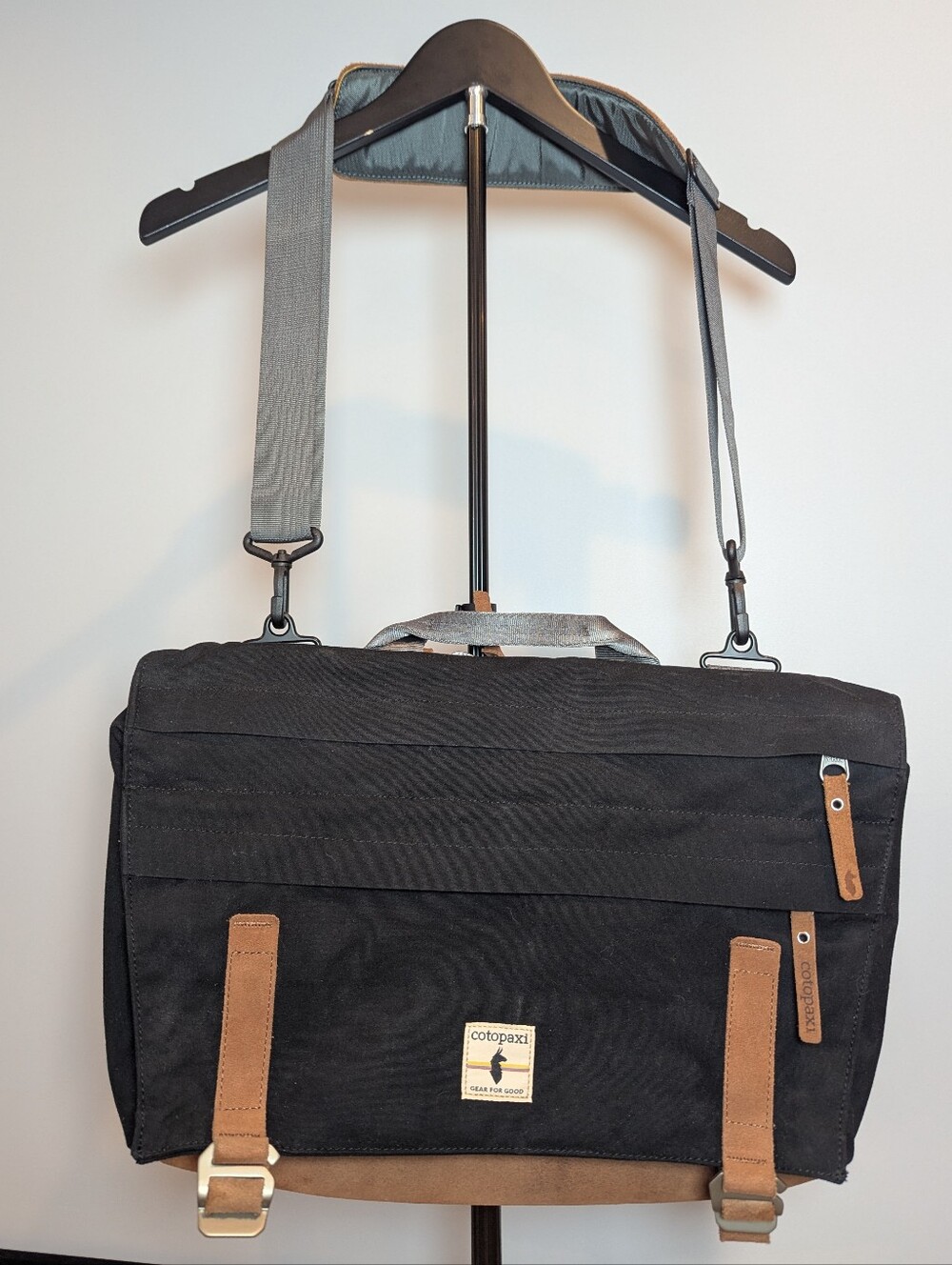 Cotopaxi Kpong 15 L Satchel Rugged Messenger Bag Black